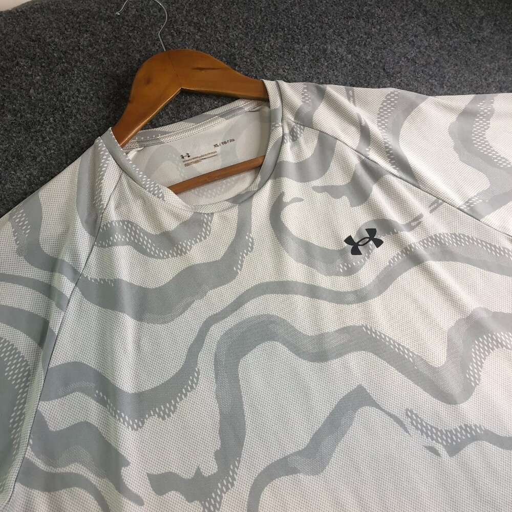 Under Armour Shirt Mens XL Gray Camo Heatgear Training Gym Stretch Performance
